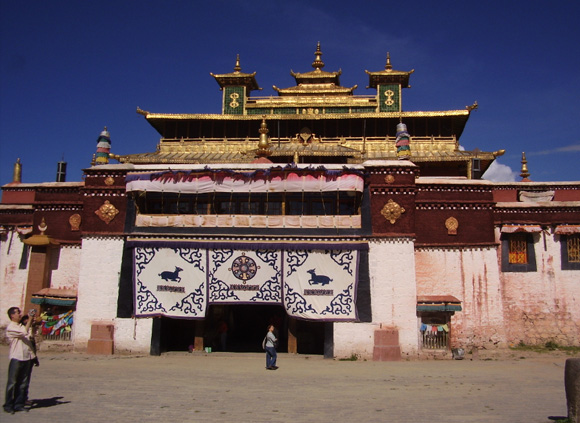 5 Days Lhasa Tour with Ganden Monastery